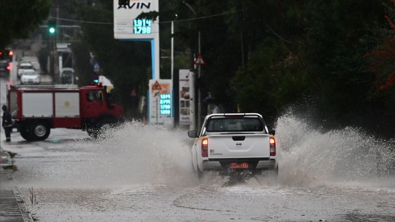 Κακοκαιρία: 422 κλήσεις δέχθηκε η Πυροσβεστική – Η πρόγνωση για τις επόμενες μέρες